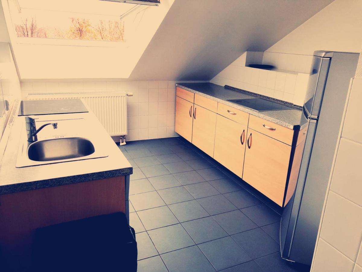 Sezer B&A Ug Bed & Breakfast - Berlin — Foto’s 1